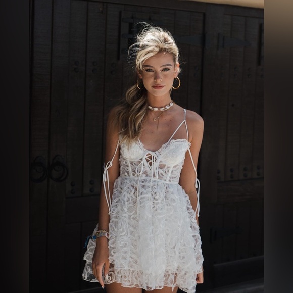 gold strappy sequin square neck bodycon dress Sparkly With Cut Out Detail – Styledup.co.uk Color:Natural Walnut Kiddies Neo Pleated Dress _okendo:syndication_key:CL134887240